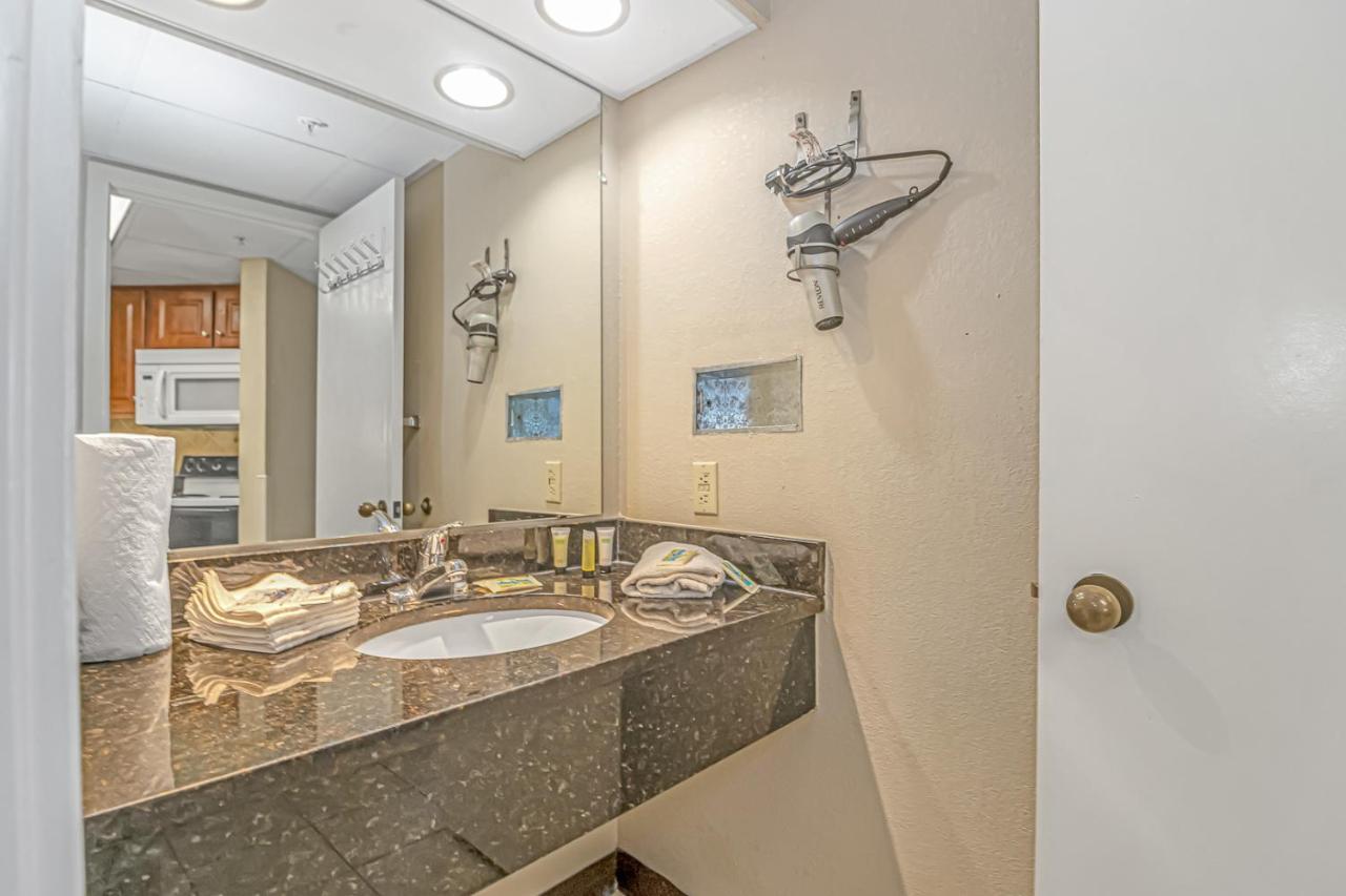 Oceanview 1 Bedroom Suite Landmark Resort 548 Perfect For A Couple Or Party Of 4 Myrtle Beach Eksteriør billede